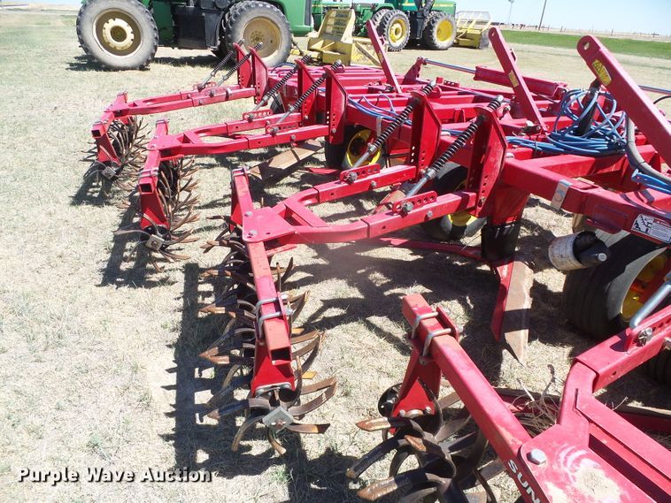 image for item DI5582 2010 Sunflower 3692  sweep plow