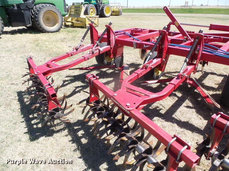image for item DI5582 2010 Sunflower 3692  sweep plow