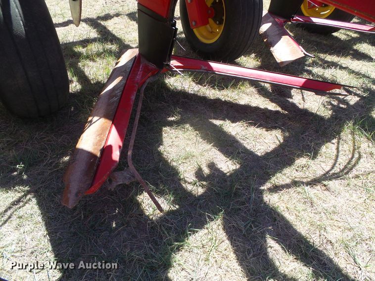 image for item DI5582 2010 Sunflower 3692  sweep plow