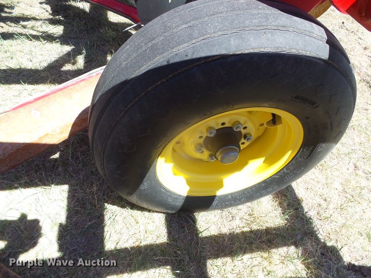 image for item DI5582 2010 Sunflower 3692  sweep plow