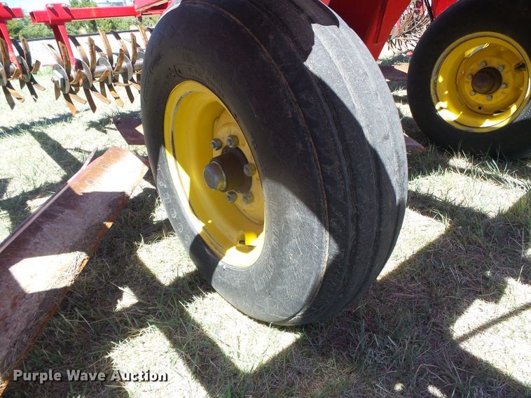 image for item DI5582 2010 Sunflower 3692  sweep plow