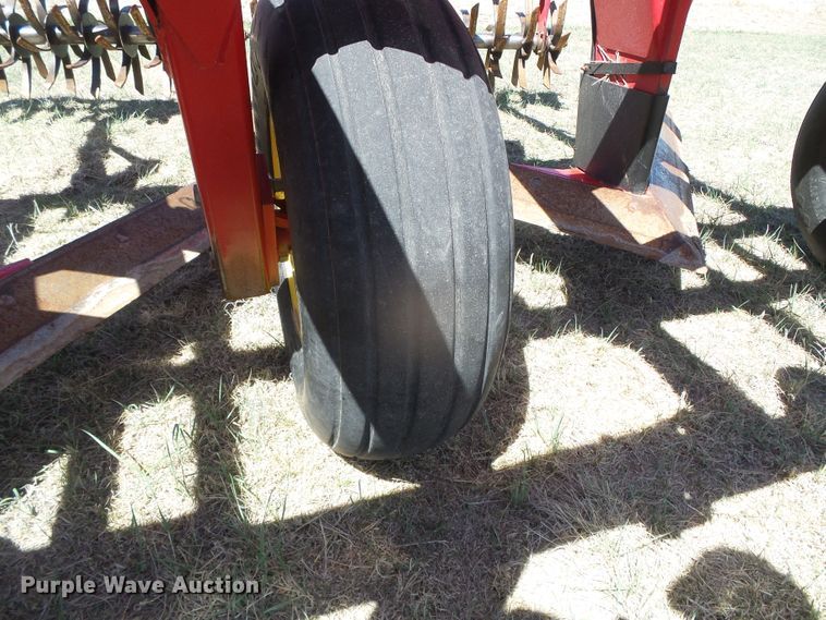 image for item DI5582 2010 Sunflower 3692  sweep plow