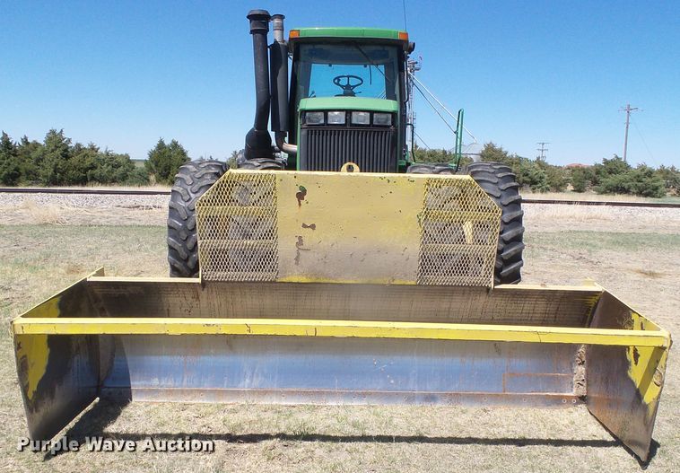 image for item DI5583 1998 John Deere 9200  4WD tractor