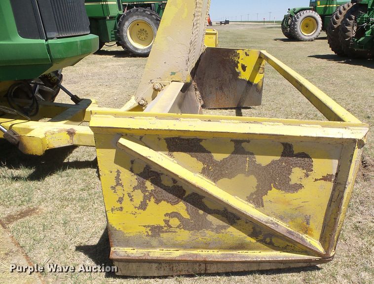 image for item DI5583 1998 John Deere 9200  4WD tractor