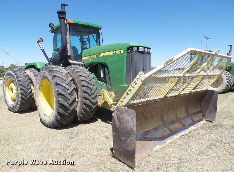 image for item DI5584 2000 John Deere 9200  4WD tractor