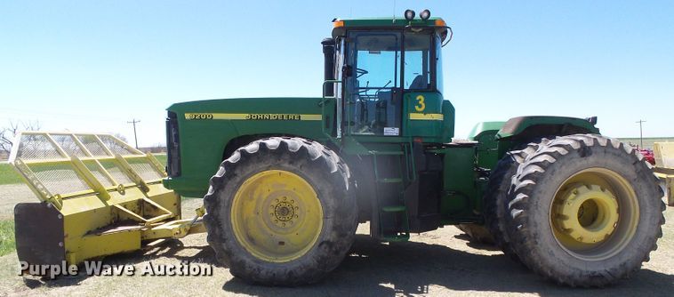 image for item DI5584 2000 John Deere 9200  4WD tractor