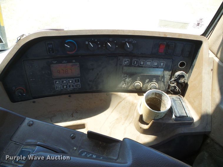 image for item DI5584 2000 John Deere 9200  4WD tractor