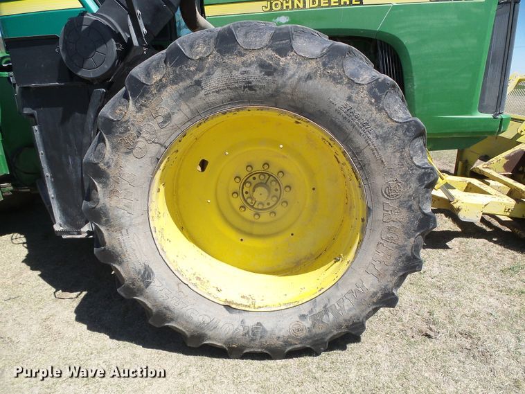 image for item DI5584 2000 John Deere 9200  4WD tractor