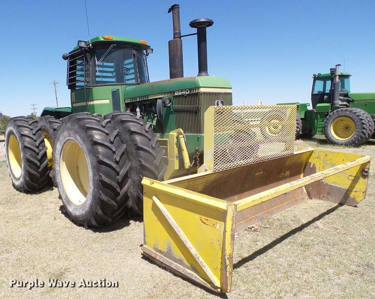 image for item DI5585 1981 John Deere 8640  4WD tractor