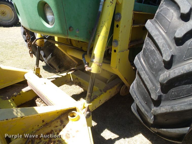 image for item DI5585 1981 John Deere 8640  4WD tractor