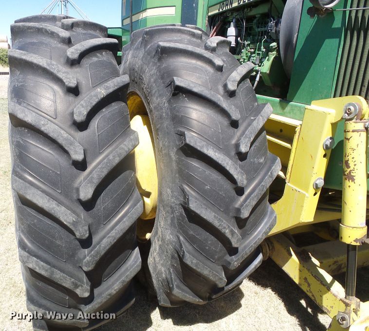 image for item DI5585 1981 John Deere 8640  4WD tractor