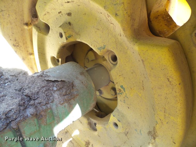 image for item DI5585 1981 John Deere 8640  4WD tractor