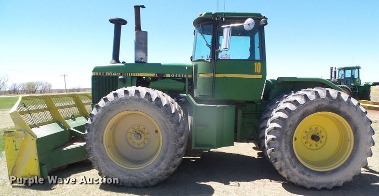 image for item DI5586 1980 John Deere 8640  4WD tractor
