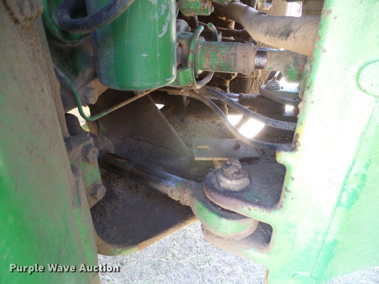 image for item DI5586 1980 John Deere 8640  4WD tractor