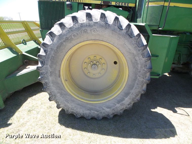 image for item DI5586 1980 John Deere 8640  4WD tractor