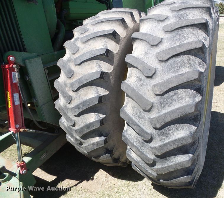 image for item DI5586 1980 John Deere 8640  4WD tractor