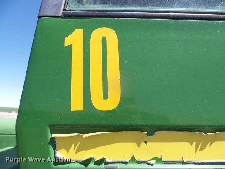 image for item DI5586 1980 John Deere 8640  4WD tractor