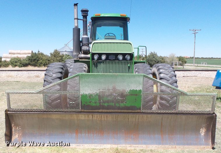 image for item DI5587 1993 John Deere 8770  4WD tractor