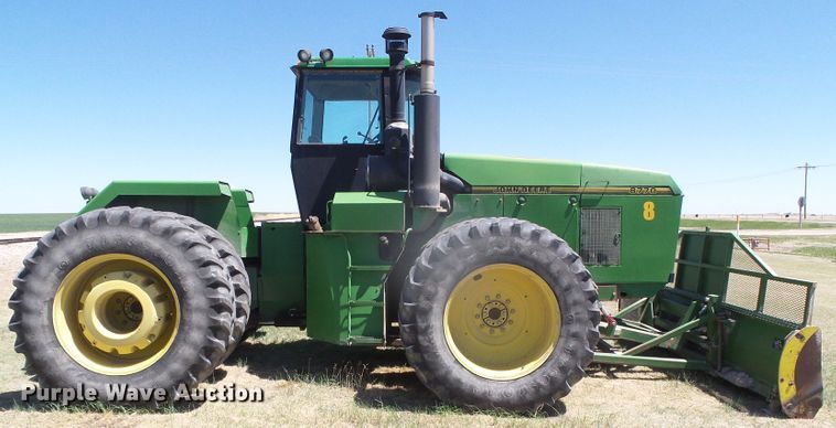 image for item DI5587 1993 John Deere 8770  4WD tractor