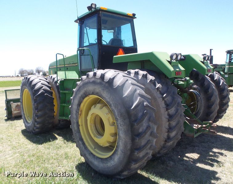 image for item DI5587 1993 John Deere 8770  4WD tractor