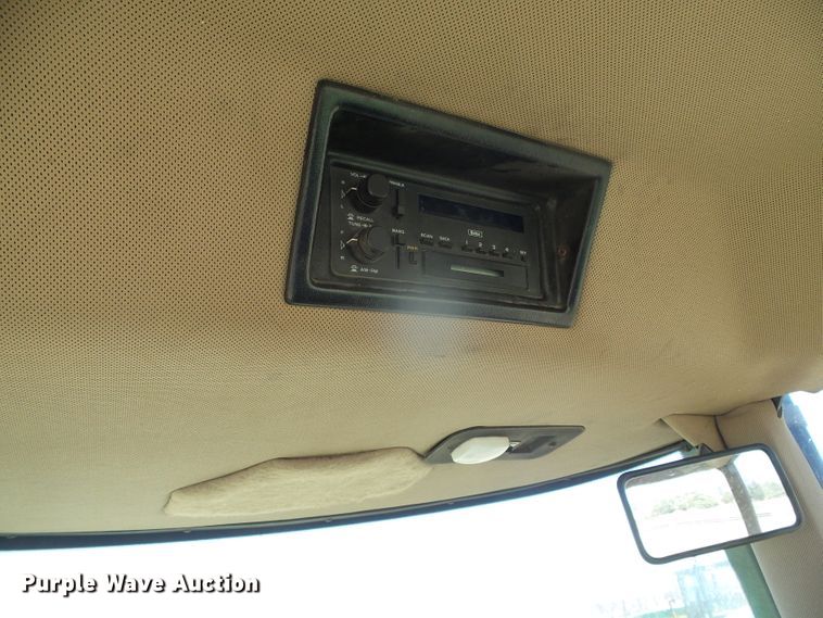 image for item DI5587 1993 John Deere 8770  4WD tractor