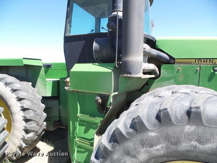 image for item DI5587 1993 John Deere 8770  4WD tractor