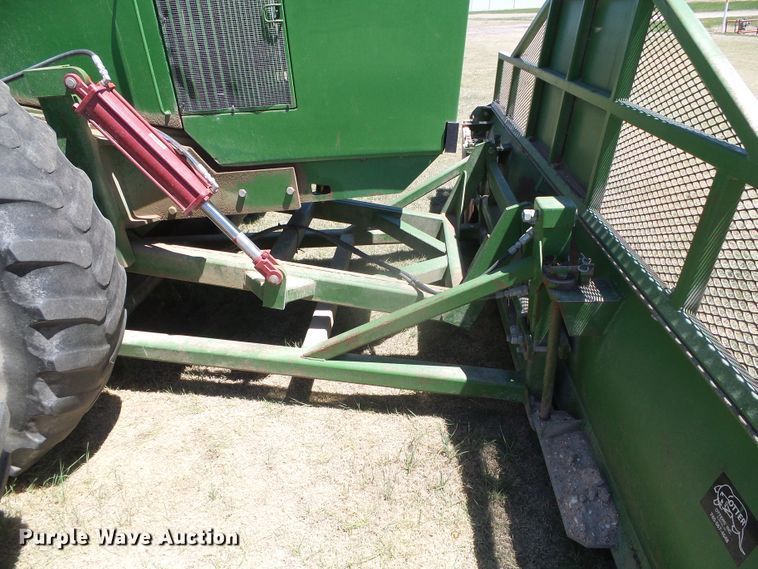 image for item DI5587 1993 John Deere 8770  4WD tractor