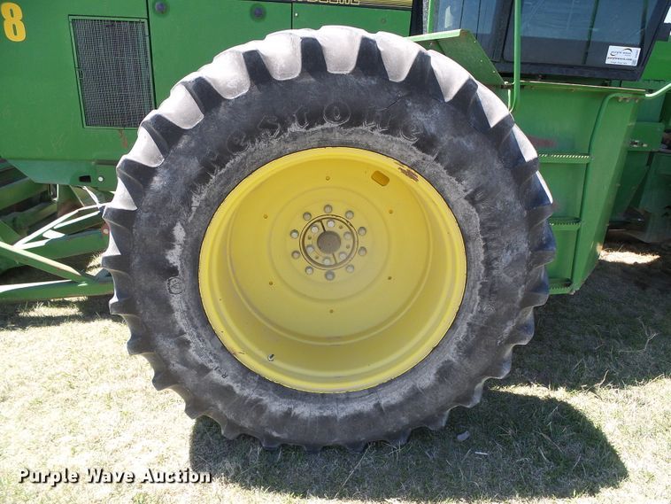 image for item DI5587 1993 John Deere 8770  4WD tractor