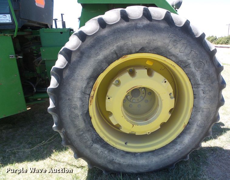 image for item DI5587 1993 John Deere 8770  4WD tractor