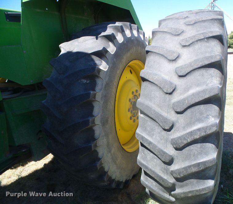 image for item DI5587 1993 John Deere 8770  4WD tractor