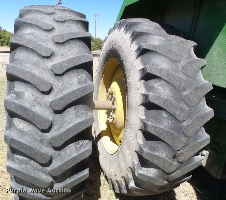 image for item DI5587 1993 John Deere 8770  4WD tractor