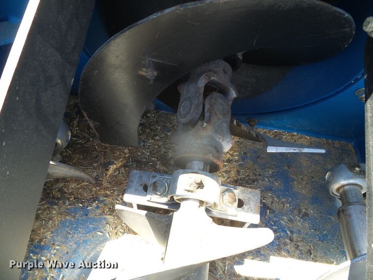 image for item DI5588 2019 Burchland GSX130  drive over pit auger