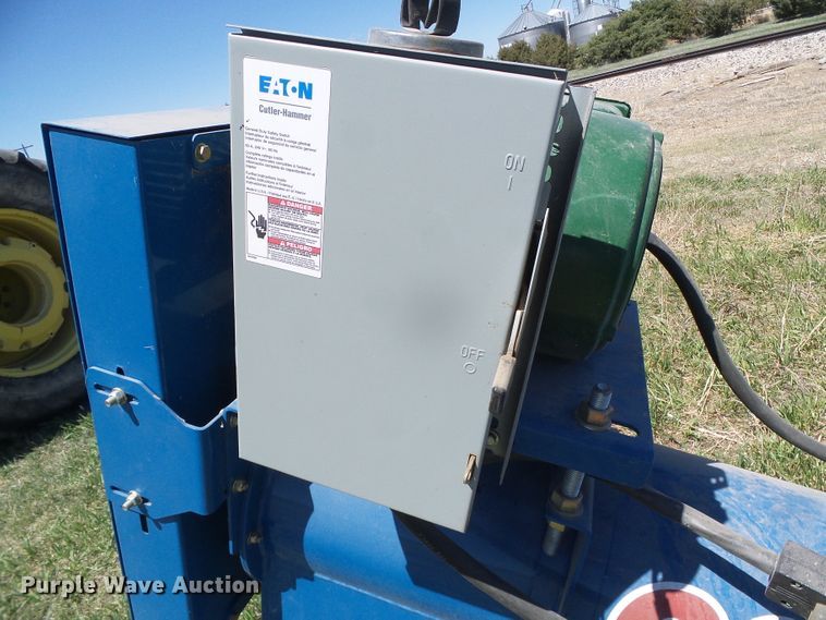 image for item DI5588 2019 Burchland GSX130  drive over pit auger