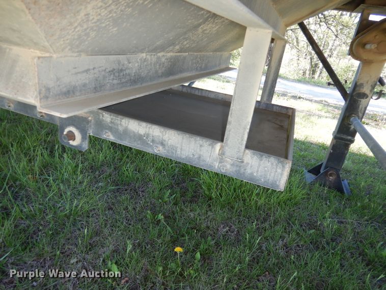 image for item DI6597 2012 Alameda AHB32  grain trailer