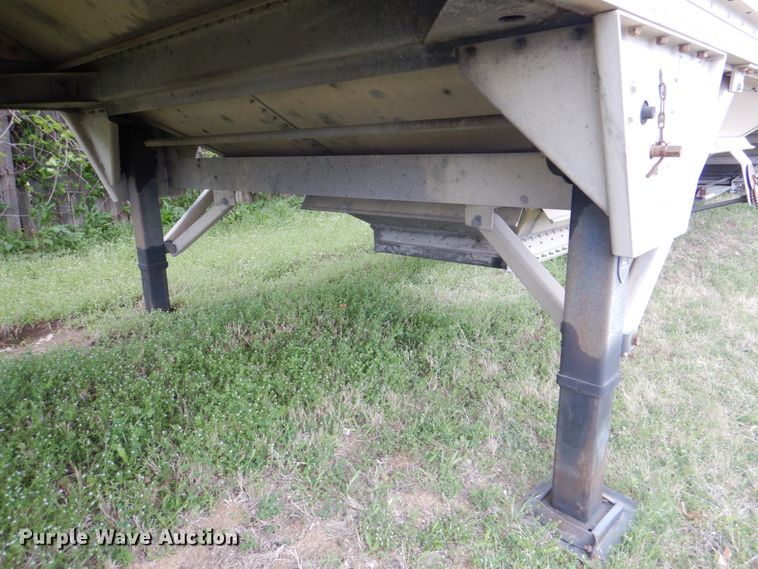 image for item DJ0439 2014 Wilson DWH-551  grain trailer