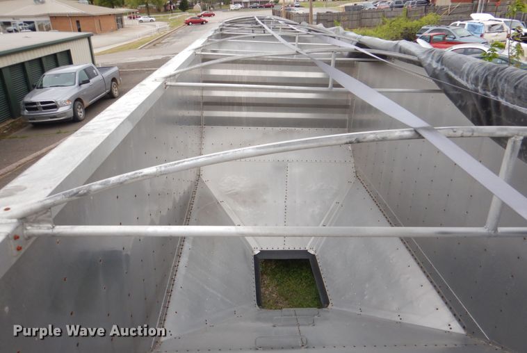 image for item DJ0439 2014 Wilson DWH-551  grain trailer