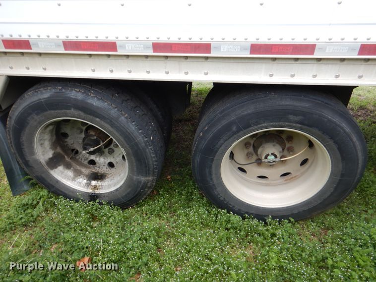 image for item DJ0439 2014 Wilson DWH-551  grain trailer