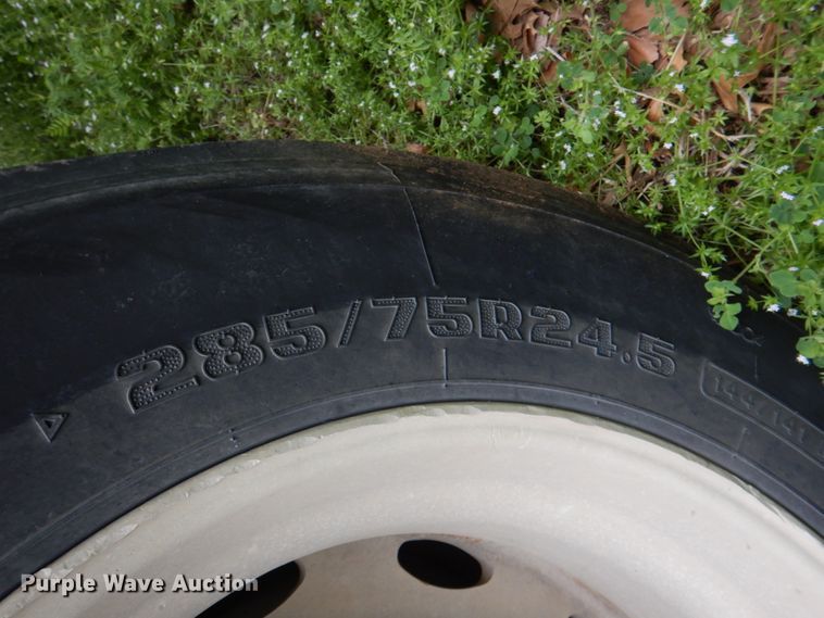 image for item DJ0439 2014 Wilson DWH-551  grain trailer