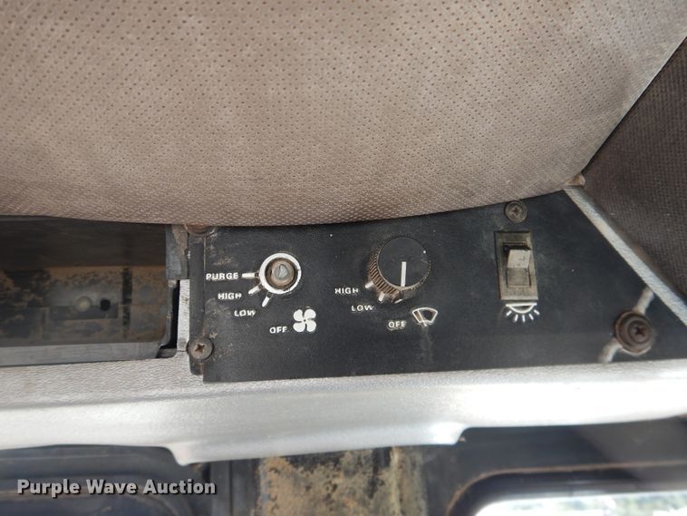 image for item DJ1223 1987 Case IH 3594  MFWD tractor