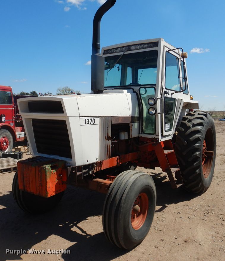 image for item DJ1224 1974 Case 1370  tractor