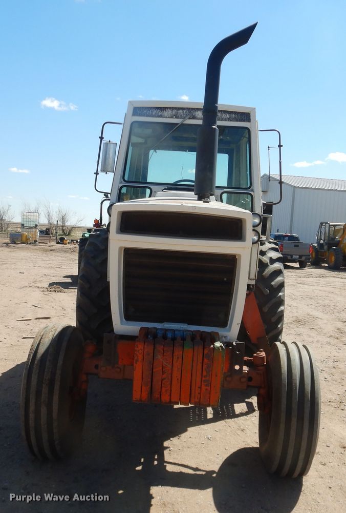 image for item DJ1224 1974 Case 1370  tractor