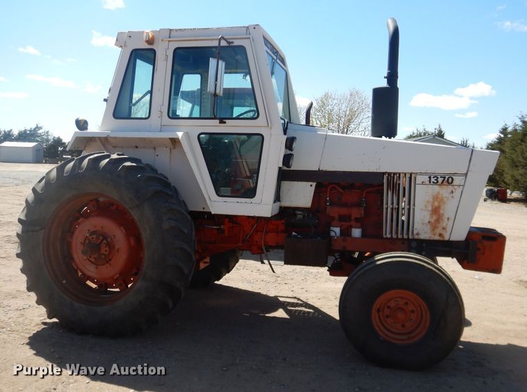 image for item DJ1224 1974 Case 1370  tractor
