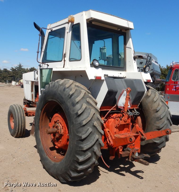 image for item DJ1224 1974 Case 1370  tractor