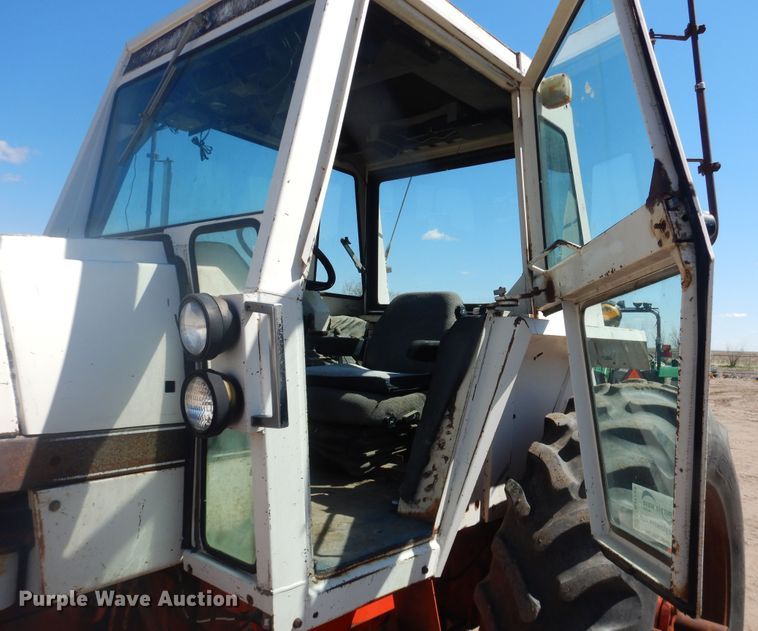 image for item DJ1224 1974 Case 1370  tractor