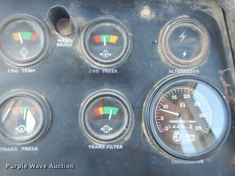 image for item DJ1224 1974 Case 1370  tractor