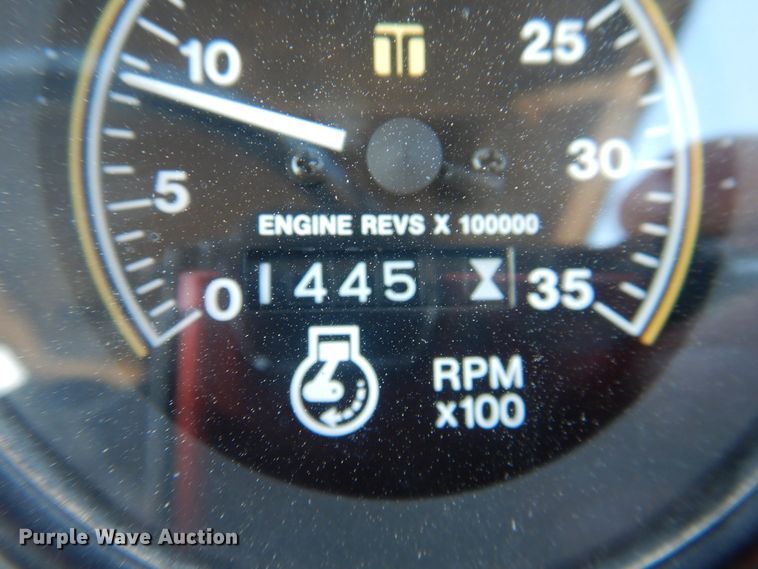 image for item DJ1224 1974 Case 1370  tractor