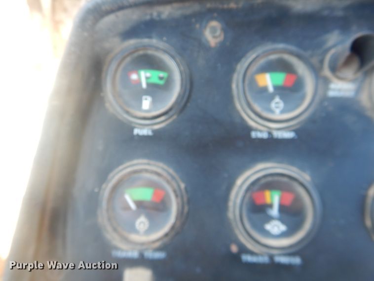 image for item DJ1224 1974 Case 1370  tractor