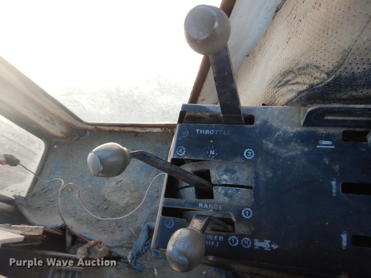 image for item DJ1224 1974 Case 1370  tractor