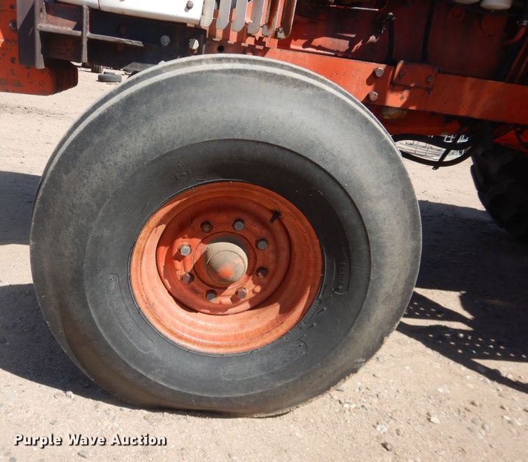 image for item DJ1224 1974 Case 1370  tractor