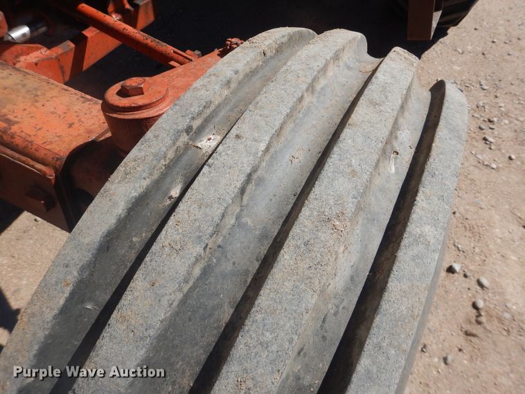 image for item DJ1224 1974 Case 1370  tractor